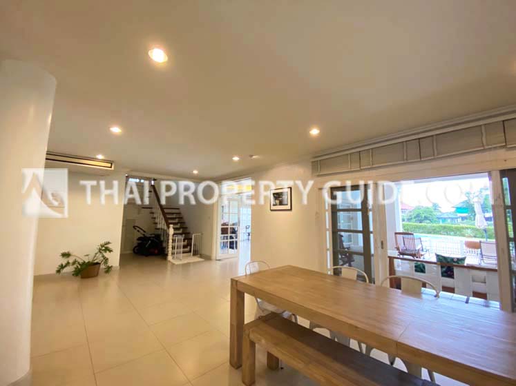 House with Private Pool in Bangnatrad 